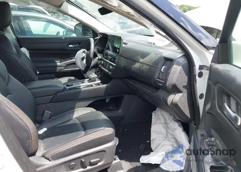 2023 Nissan Pathfinder Sl 4Wd z USA, uszkodzony, nr VIN 5N1DR3CC6PC237854